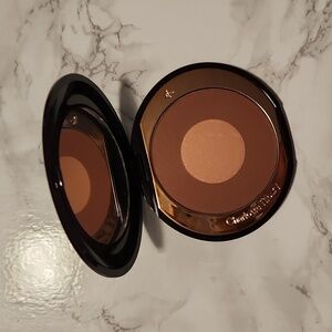 Charlotte Tilbury cheek to chic blush